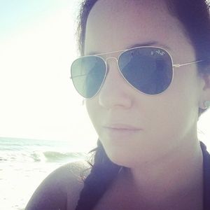 Meet your Posher, Leslie